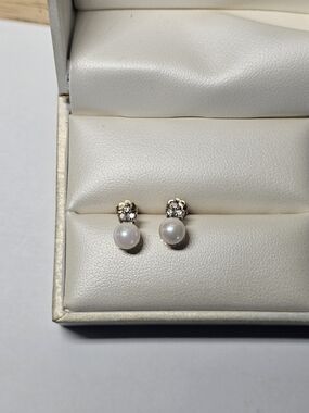 14k Gold Earrings With Pearls Designed By Bogarz, Inc